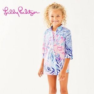 Lilly Pulitzer Girls Mini Natalie Cover Up in Crew Blue Tint Kaleidoscope Coral